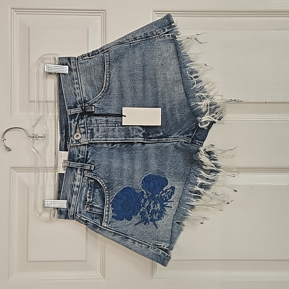 NWT Levi’s Made and Crafted Cheeky High rise short Sz 26